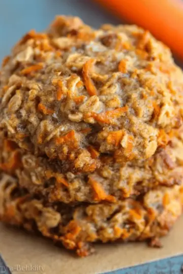 Healthy Carrot Cake Oatmeal Cookies