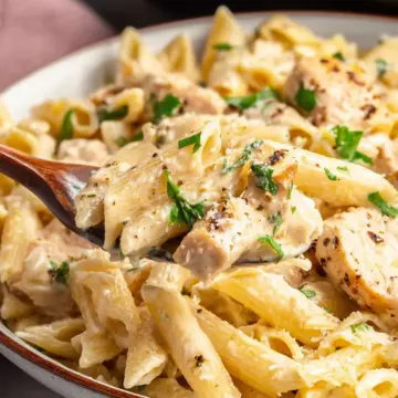 Creamy Garlic Chicken Pasta