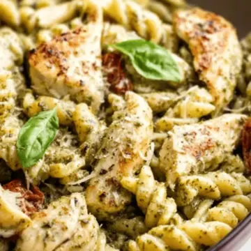 Creamy Chicken Pesto Pasta