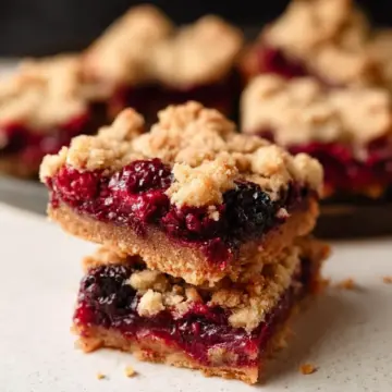 Vegan Berry Crumble Bars