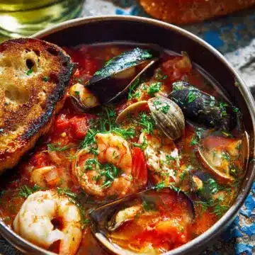 Cioppino Recipe (Seafood Stew)