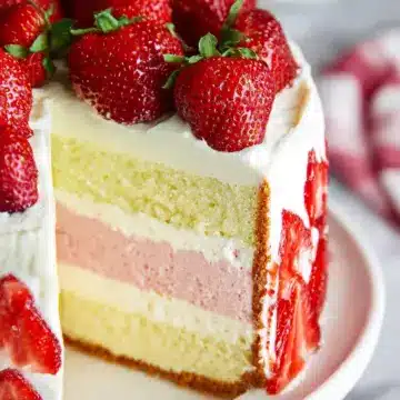 Strawberries and Cream Cheesecake Cake