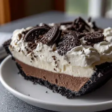 Easy No Bake Oreo Cream Pie