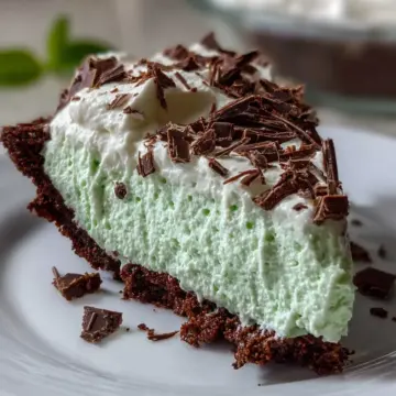 No-Bake Creamy Grasshopper Pie